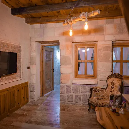 Sur Cave 酒店 于尔居普