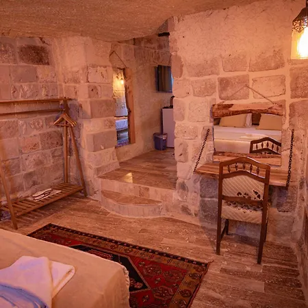 Sur Cave * 于尔居普