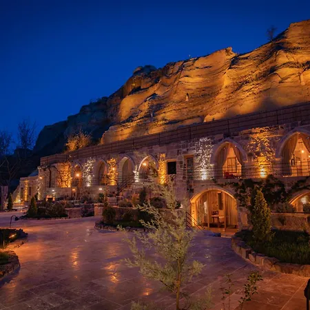 Sur Cave فندق أوروغوبْ