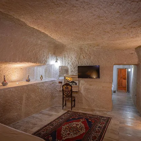 Sur Cave Otel *