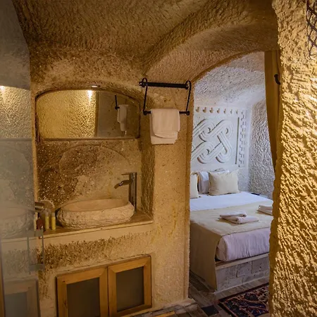 Sur Cave فندق أوروغوبْ